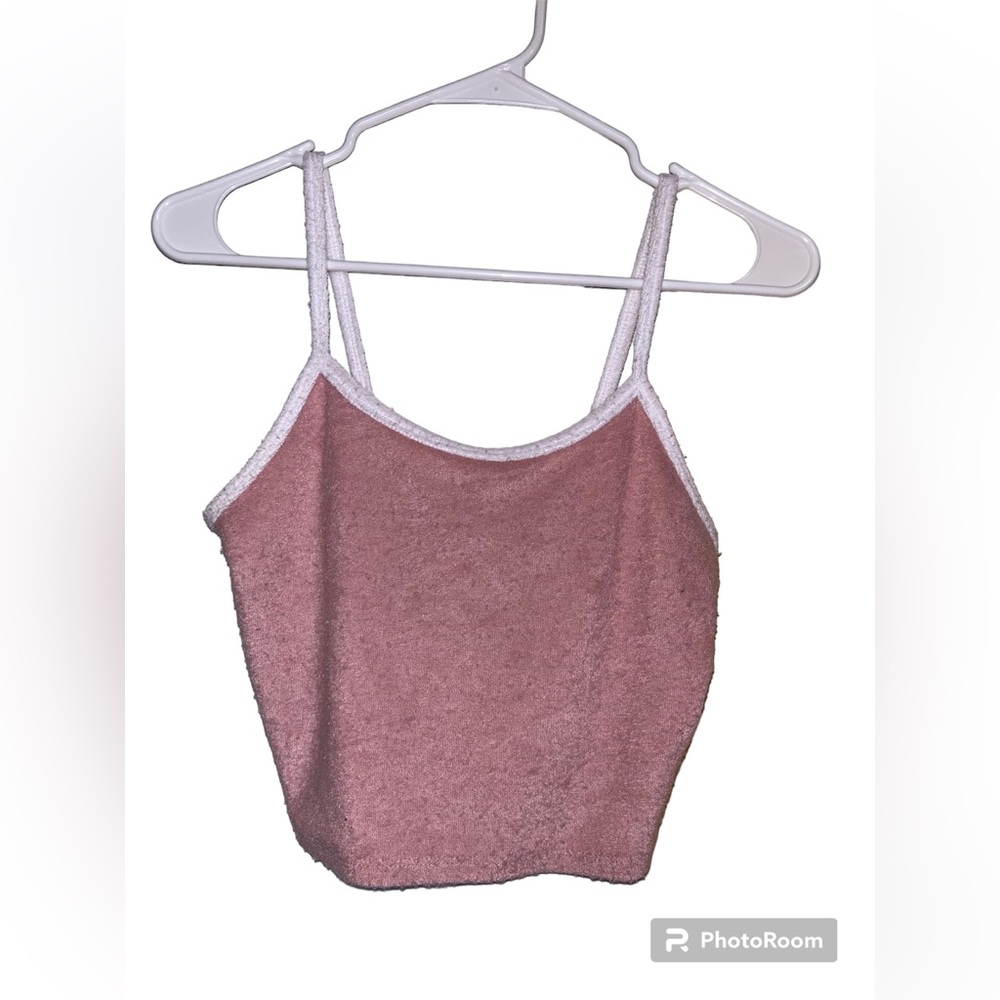 pink tank top